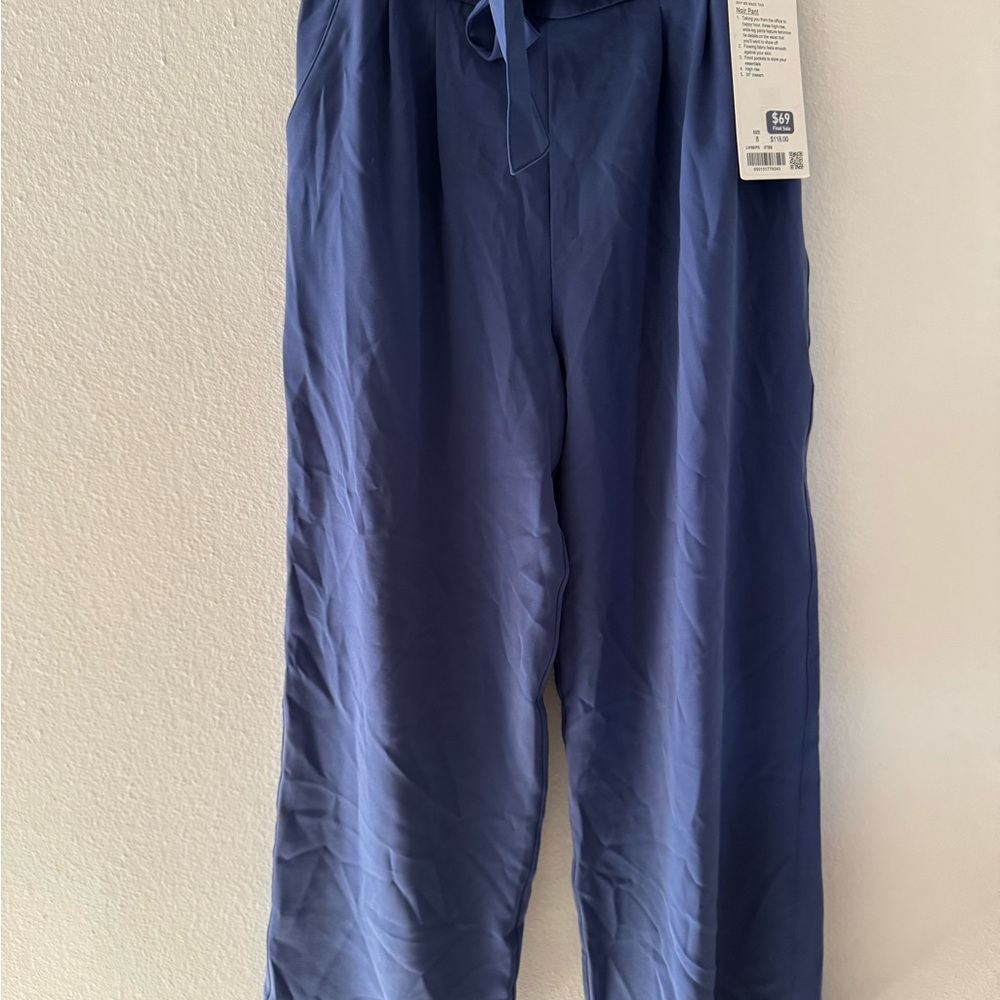Lululemon Noir - Gatsby blue wide leg pants - size 8